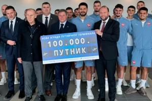 Kakva slučajnost - Piksi je 100.000. putnik sa niškog aerodroma